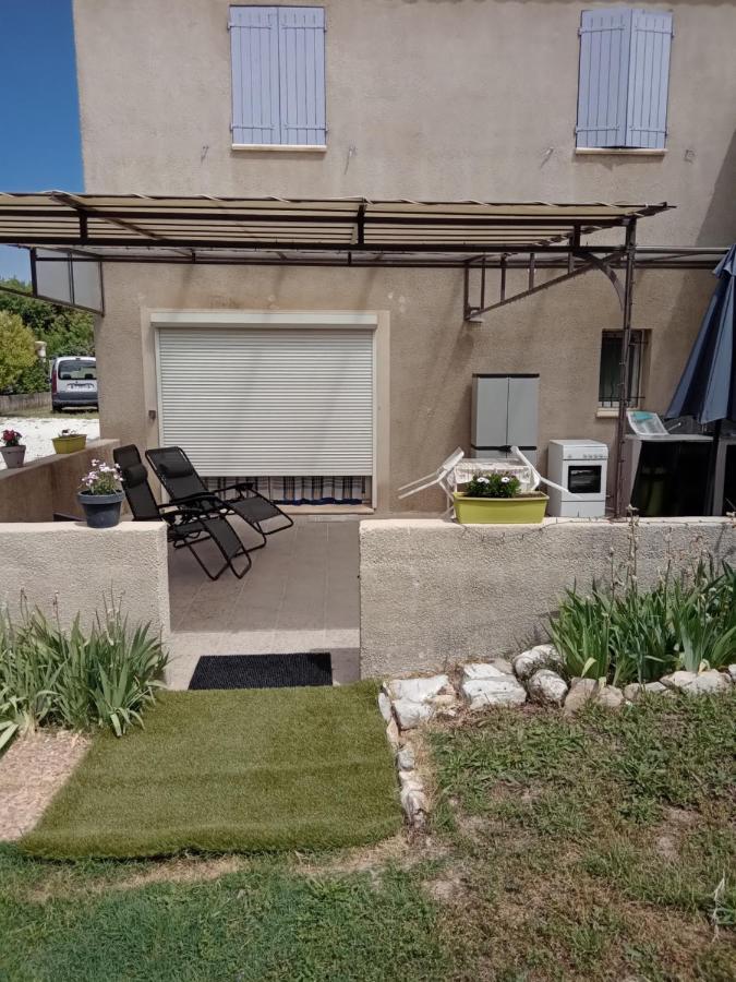 Chez Lulu Hotel Saint-Saturnin-les-Apt Exterior photo